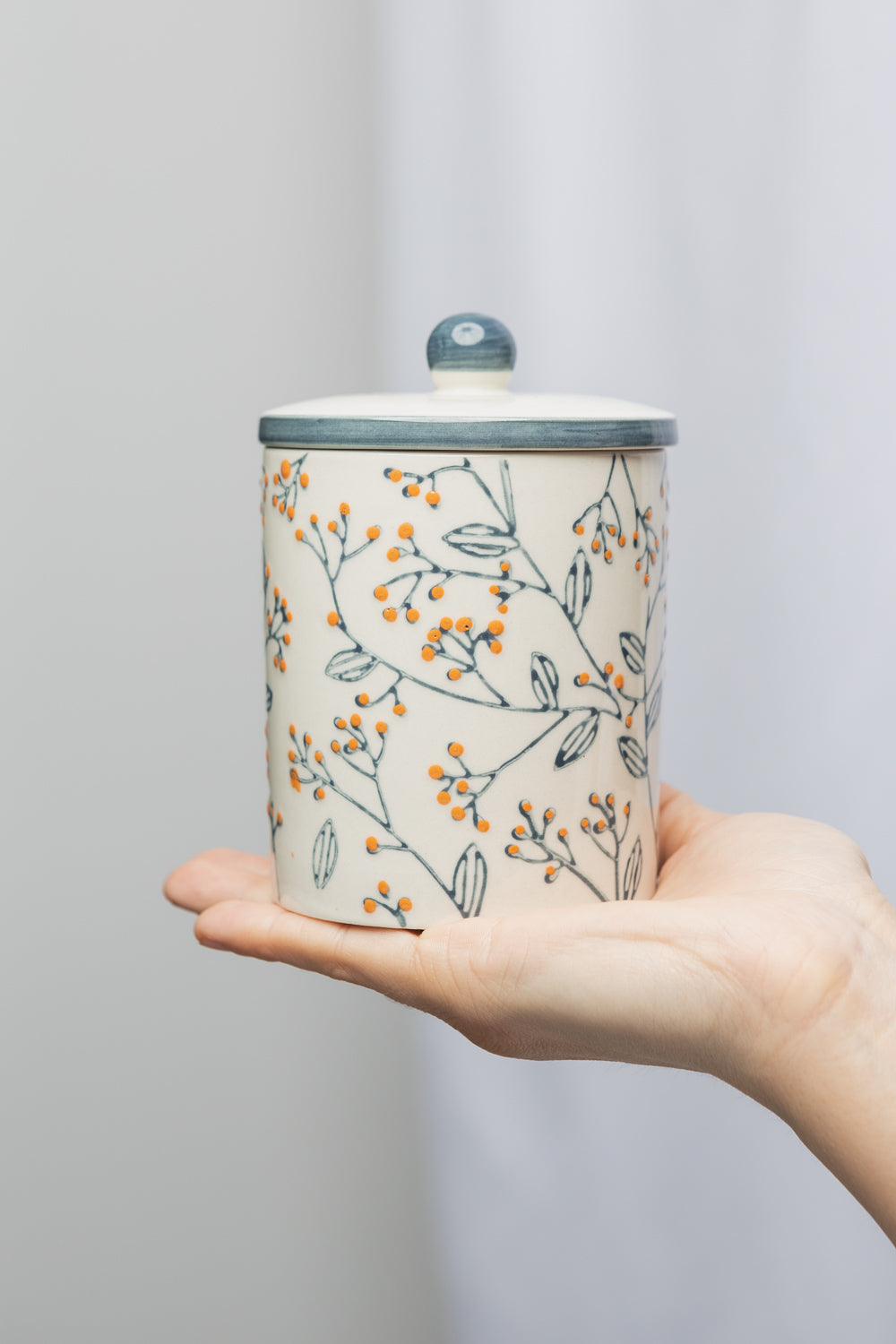 Romantic jar with lid