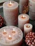 Žvakė Macon Rustic Pillar Dusty Rose, 80 val., H20 cm