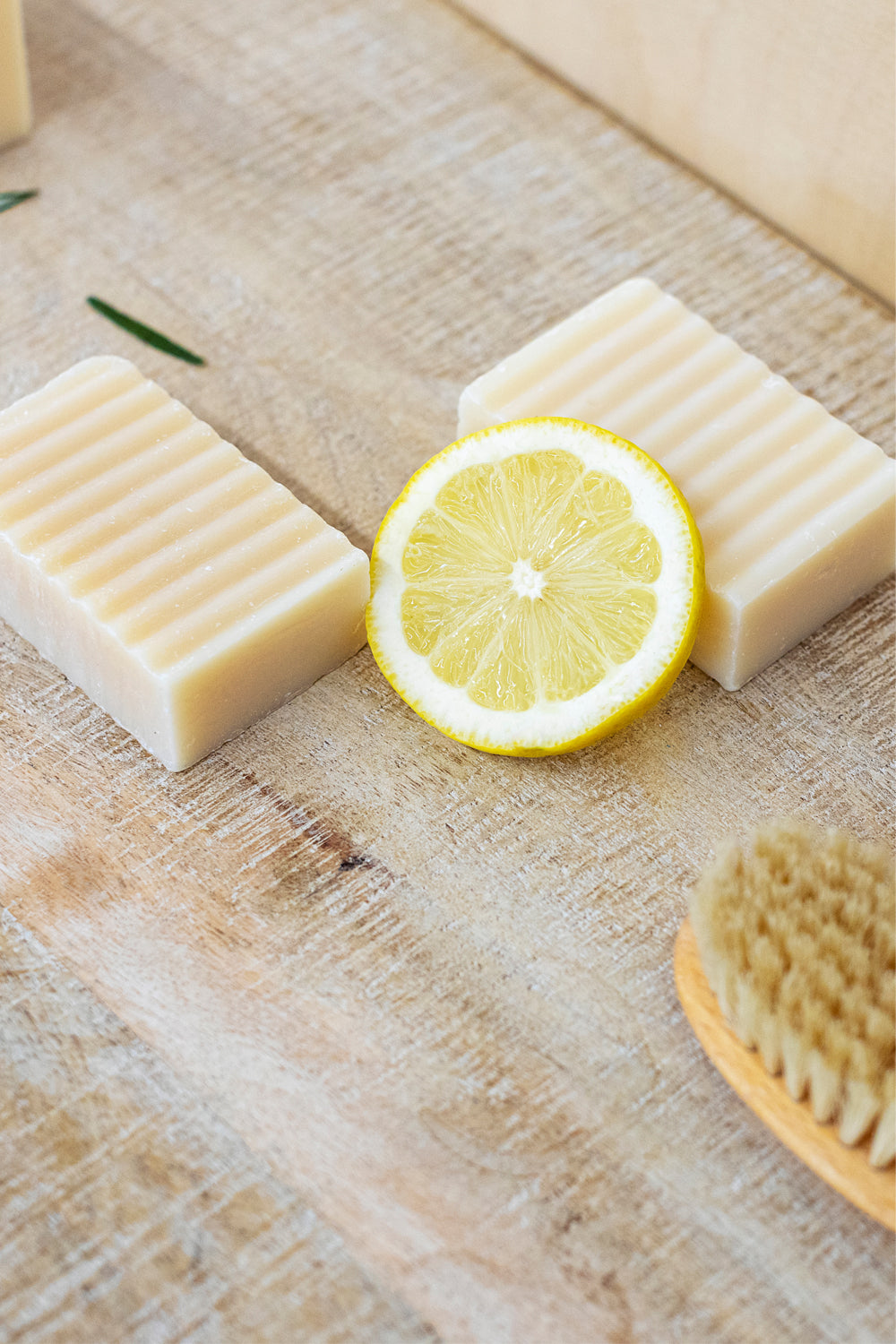 Kaffir lime + lemon shampoo bar